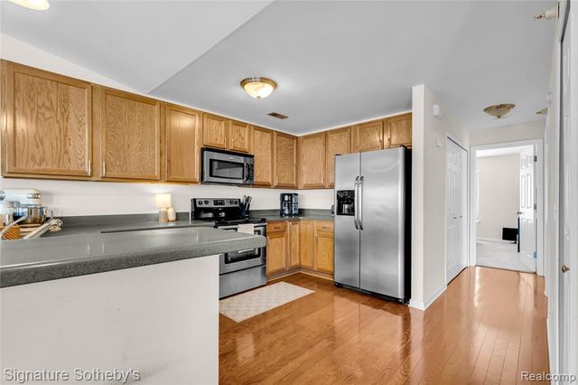 390 Hilton Road, Ferndale, MI 48220