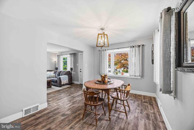 2452 ARLINGTON AVE, Abington, PA 19001
