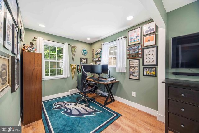 2452 ARLINGTON AVE, Abington, PA 19001