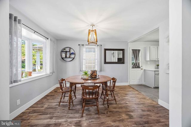 2452 ARLINGTON AVE, Abington, PA 19001