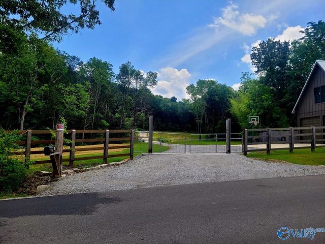 1619 Peck Hollow Road, Somerville, AL 35670