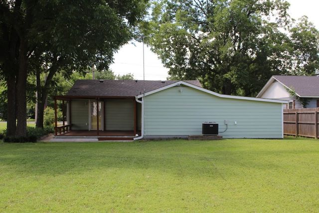 201 Water Street, Whitesboro, TX 76273