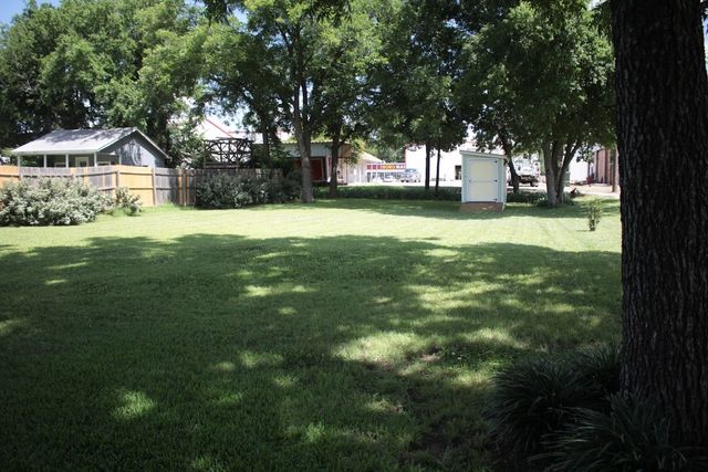 201 Water Street, Whitesboro, TX 76273