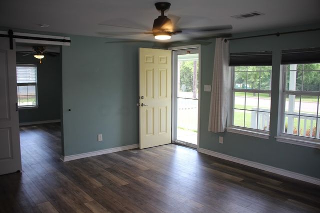 201 Water Street, Whitesboro, TX 76273