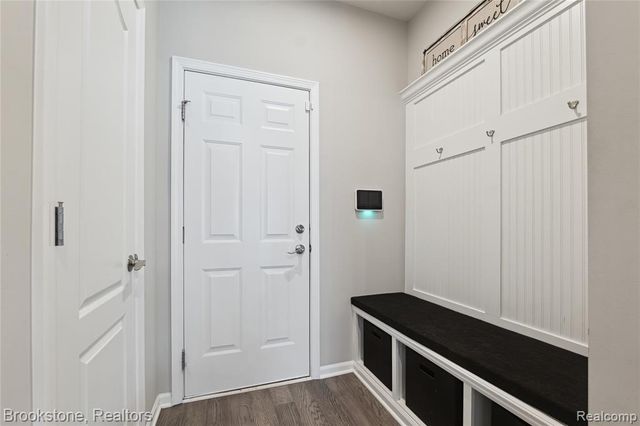 765 Hummingbird Drive, Rochester Hills, MI 48307