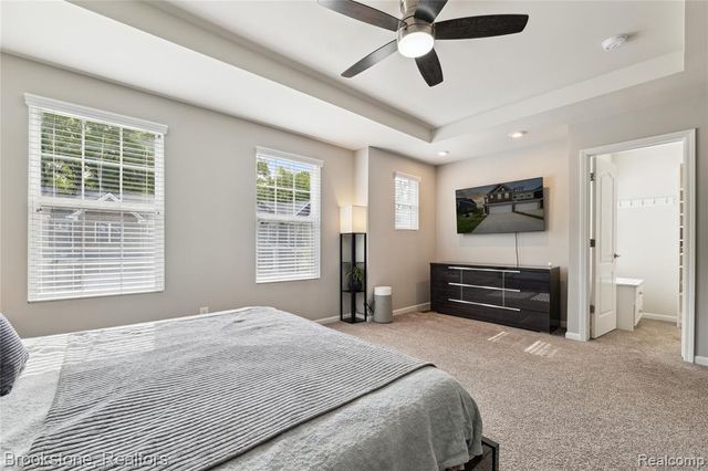 765 Hummingbird Drive, Rochester Hills, MI 48307