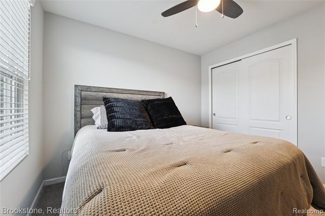 765 Hummingbird Drive, Rochester Hills, MI 48307