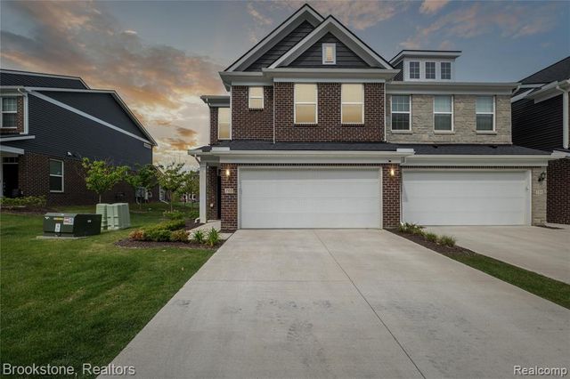 765 Hummingbird Drive, Rochester Hills, MI 48307