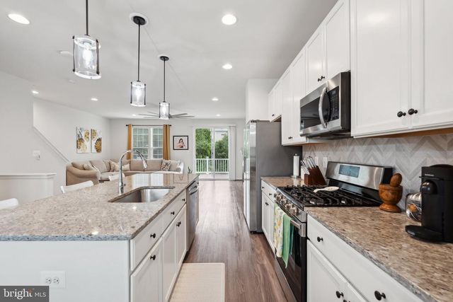 9154 WYCHE KNOLL LN, Manassas, VA 20110