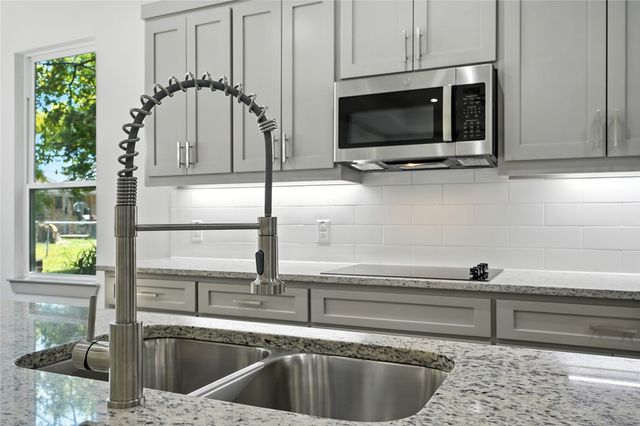 716 Oak Creek Drive, Hutchins, TX 75141