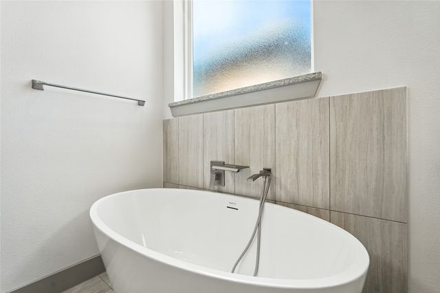 716 Oak Creek Drive, Hutchins, TX 75141