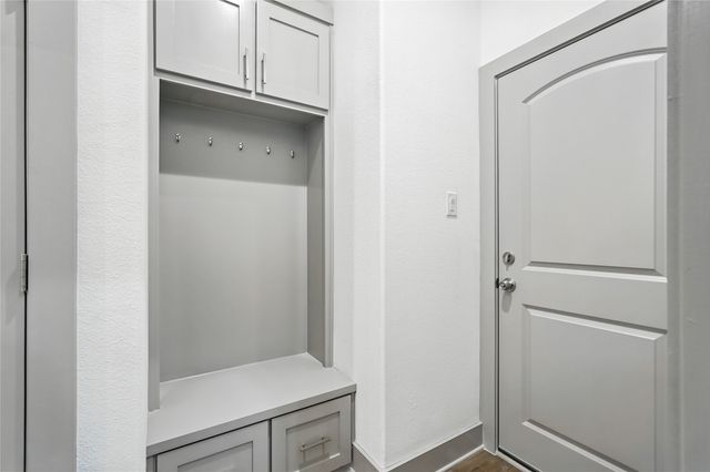 716 Oak Creek Drive, Hutchins, TX 75141