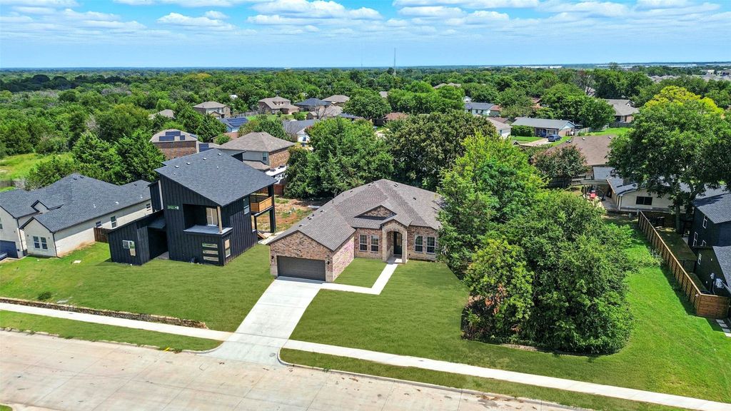 716 Oak Creek Drive, Hutchins, TX 75141