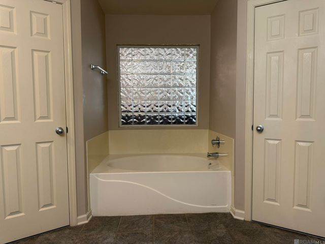 15290 W Bayou Dr, Prairieville, LA 70769