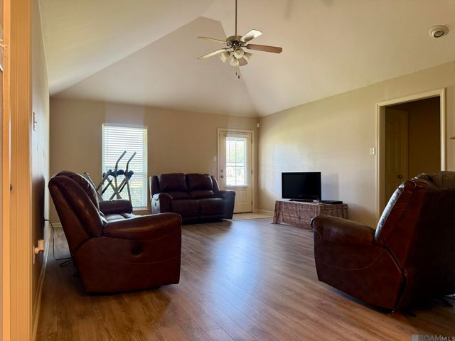 15290 W Bayou Dr, Prairieville, LA 70769