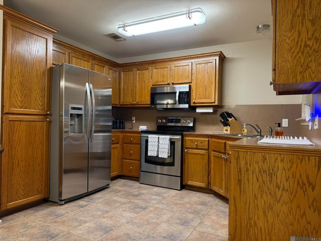 15290 W Bayou Dr, Prairieville, LA 70769