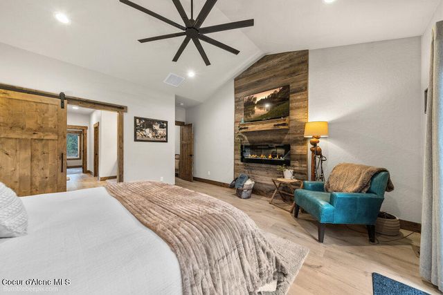 29131 N Hindman Street, Athol, ID 83801