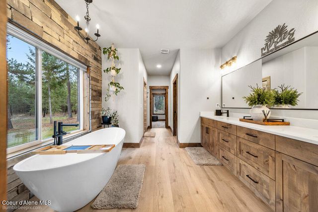 29131 N Hindman Street, Athol, ID 83801