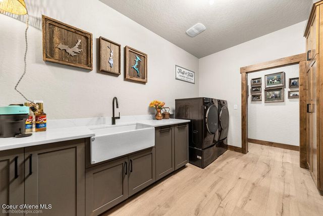 29131 N Hindman Street, Athol, ID 83801