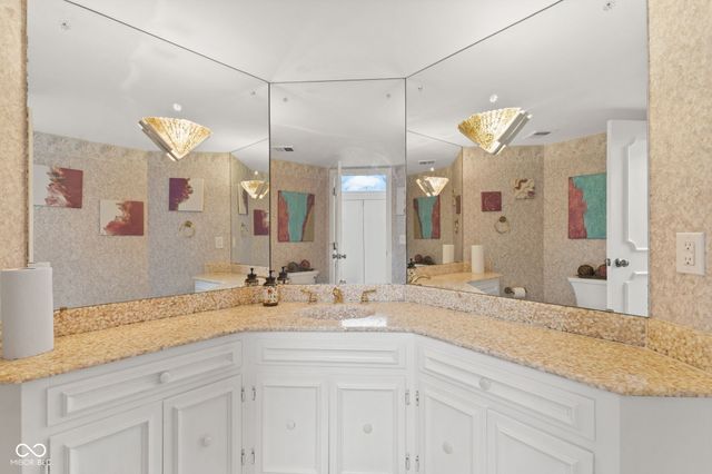 5501 Surrey Hill Road, Indianapolis, IN 46226