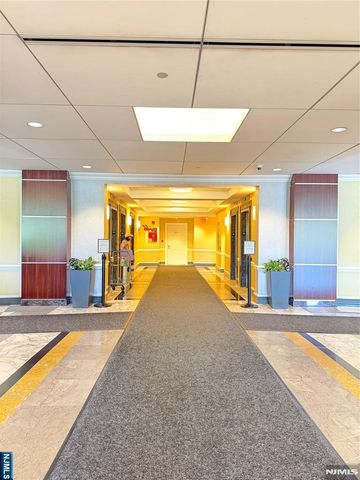 2100 Linwood 4P, Fort Lee, NJ 07024