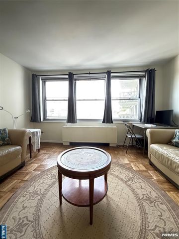 2100 Linwood 4P, Fort Lee, NJ 07024