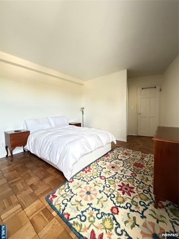 2100 Linwood 4P, Fort Lee, NJ 07024