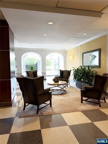 2100 Linwood 4P, Fort Lee, NJ 07024