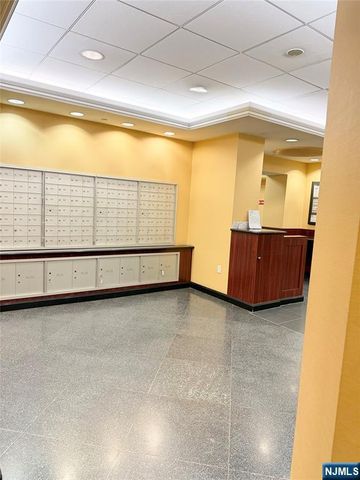 2100 Linwood 4P, Fort Lee, NJ 07024