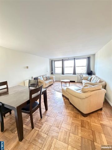 2100 Linwood 4P, Fort Lee, NJ 07024