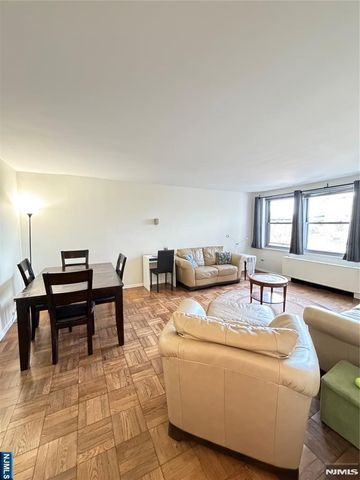 2100 Linwood 4P, Fort Lee, NJ 07024