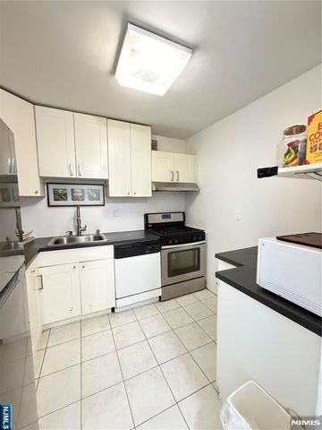 2100 Linwood 4P, Fort Lee, NJ 07024