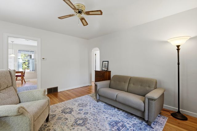 619 W Graves Rd, Spokane, WA 99218