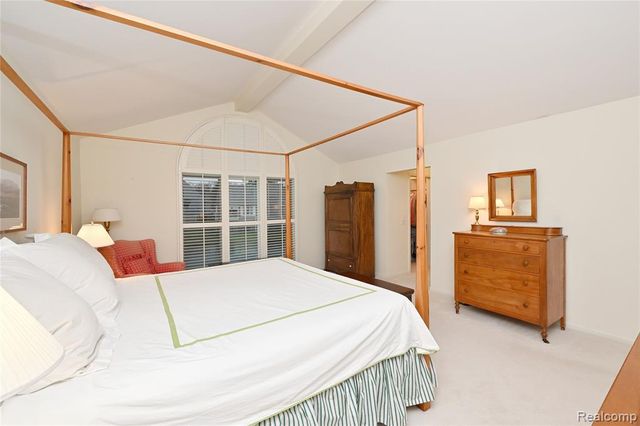 618 Deauville Lane, Bloomfield Hills, MI 48304