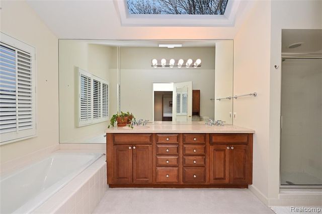 618 Deauville Lane, Bloomfield Hills, MI 48304