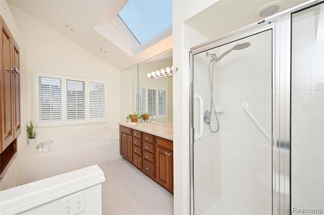 618 Deauville Lane, Bloomfield Hills, MI 48304