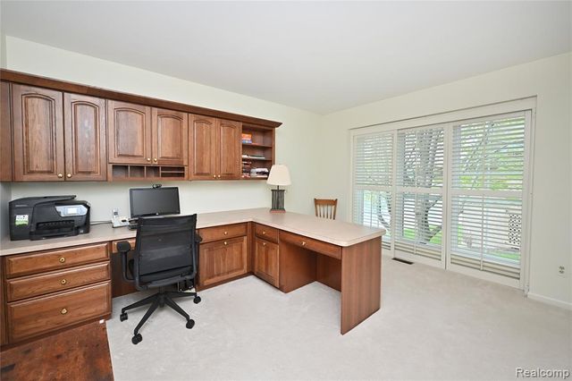 618 Deauville Lane, Bloomfield Hills, MI 48304