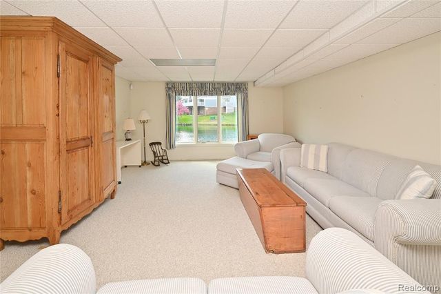 618 Deauville Lane, Bloomfield Hills, MI 48304
