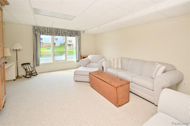 618 Deauville Lane, Bloomfield Hills, MI 48304
