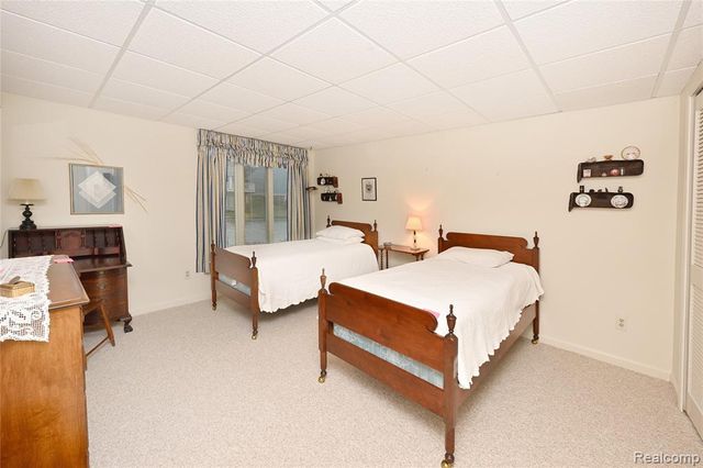 618 Deauville Lane, Bloomfield Hills, MI 48304