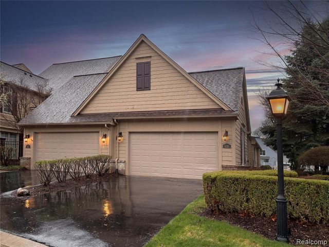 618 Deauville Lane, Bloomfield Hills, MI 48304