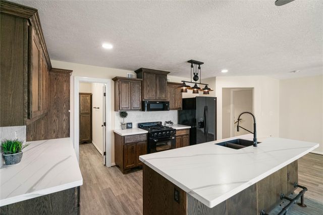 4917 Louise Street, Seabrook, TX 77586