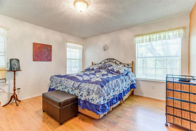 215 W Bethesda Road, Burleson, TX 76028