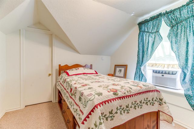 215 W Bethesda Road, Burleson, TX 76028