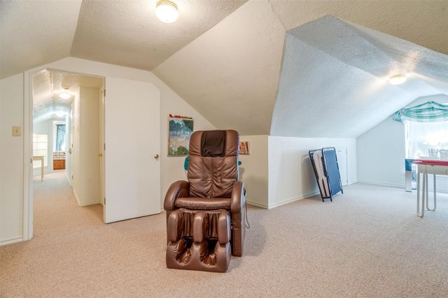 215 W Bethesda Road, Burleson, TX 76028