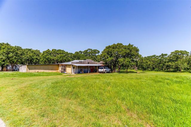 215 W Bethesda Road, Burleson, TX 76028