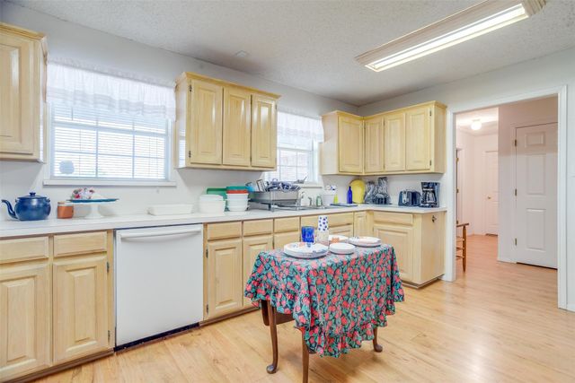 215 W Bethesda Road, Burleson, TX 76028