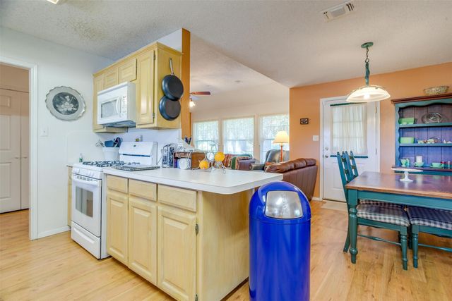 215 W Bethesda Road, Burleson, TX 76028