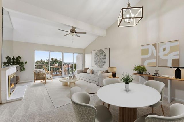 909 Caminito Madrigal B, Carlsbad, CA 92011