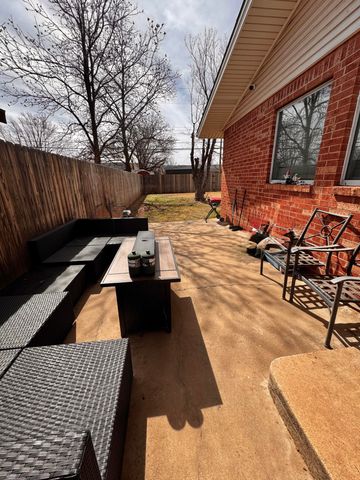 1720 Canyon Street, Plainview, TX 79072